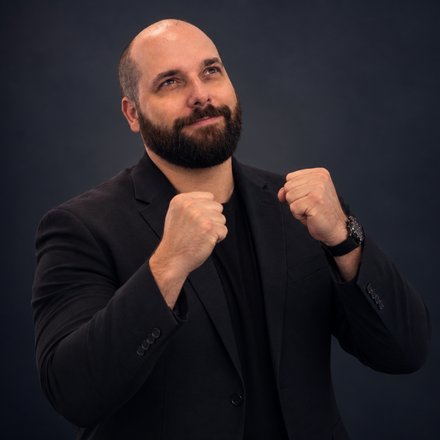 Jason Parker, founder of TradeScalping.com, pointing at the rule that matters most on this page