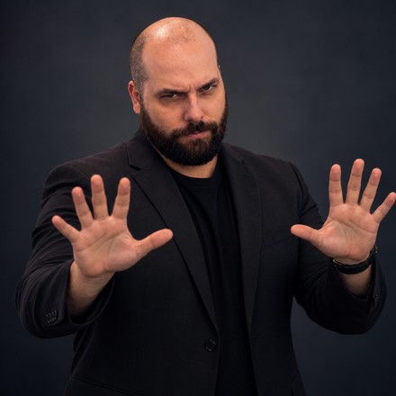 Jason Parker, founder of TradeScalping.com, pointing at the rule that matters most on this page