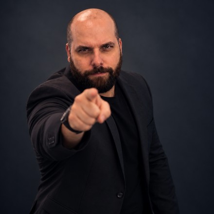 Jason Parker, founder of TradeScalping.com, pointing at the rule that matters most on this page