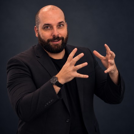 Jason Parker, founder of TradeScalping.com, pointing at the rule that matters most on this page