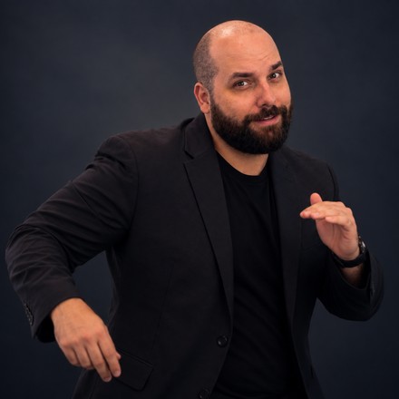 Jason Parker, founder of TradeScalping.com, pointing at the rule that matters most on this page