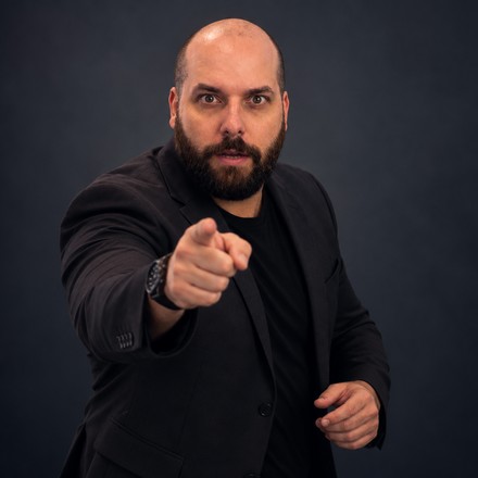 Jason Parker, founder of TradeScalping.com, pointing at the rule that matters most on this page