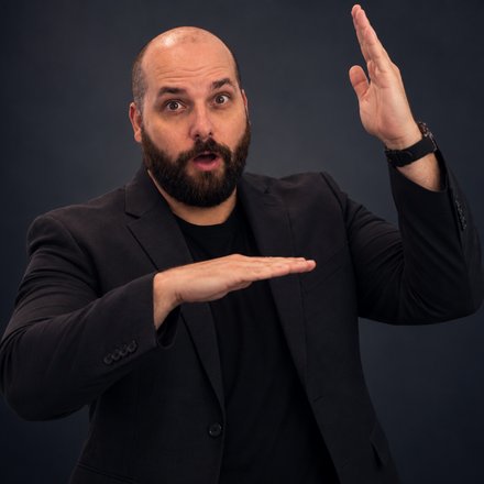 Jason Parker, founder of TradeScalping.com, pointing at the rule that matters most on this page