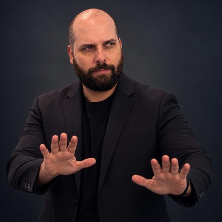 Jason Parker, founder of TradeScalping.com, pointing at the rule that matters most on this page