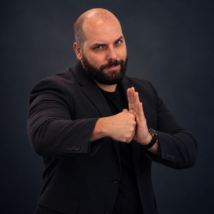 Jason Parker, founder of TradeScalping.com, pointing at the rule that matters most on this page