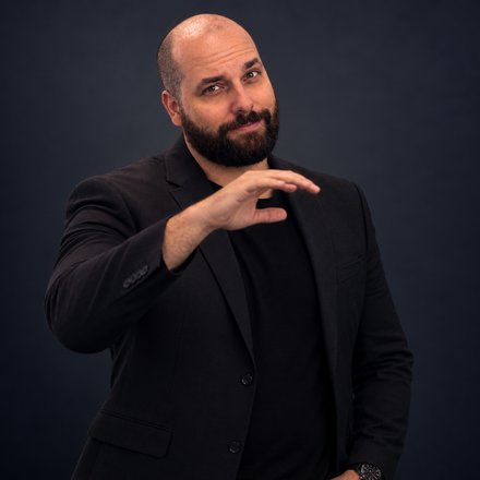 Jason Parker, founder of TradeScalping.com, pointing at the rule that matters most on this page