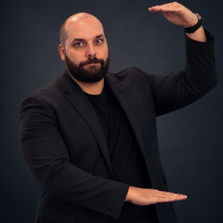 Jason Parker, founder of TradeScalping.com, pointing at the rule that matters most on this page