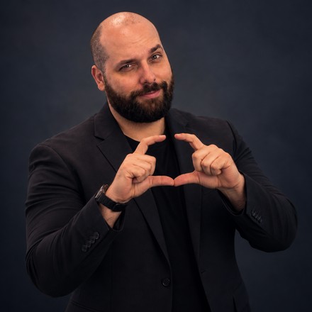 Jason Parker, founder of TradeScalping.com, pointing at the rule that matters most on this page