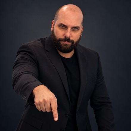 Jason Parker, founder of TradeScalping.com, pointing at the rule that matters most on this page