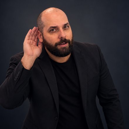 Jason Parker, founder of TradeScalping.com, pointing at the rule that matters most on this page