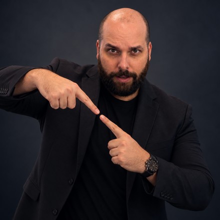 Jason Parker, founder of TradeScalping.com, pointing at the rule that matters most on this page