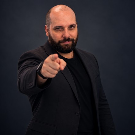 Jason Parker, founder of TradeScalping.com, pointing at the rule that matters most on this page
