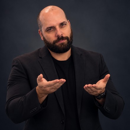 Jason Parker, founder of TradeScalping.com, pointing at the rule that matters most on this page