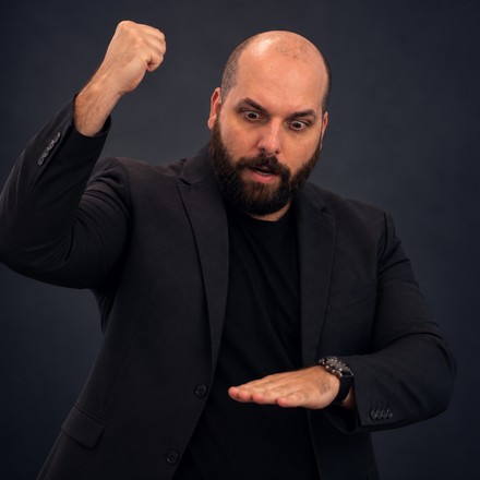 Jason Parker, founder of TradeScalping.com, pointing at the rule that matters most on this page