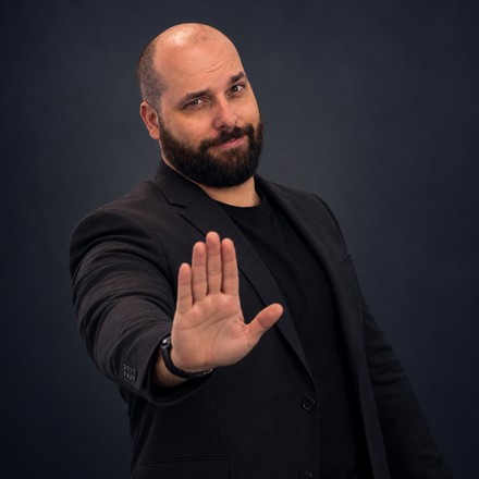 Jason Parker, founder of TradeScalping.com, pointing at the rule that matters most on this page